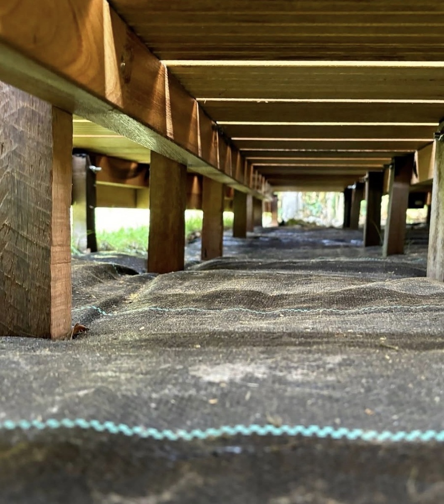 Hardhout onderconstructie vlonder op paaltjes