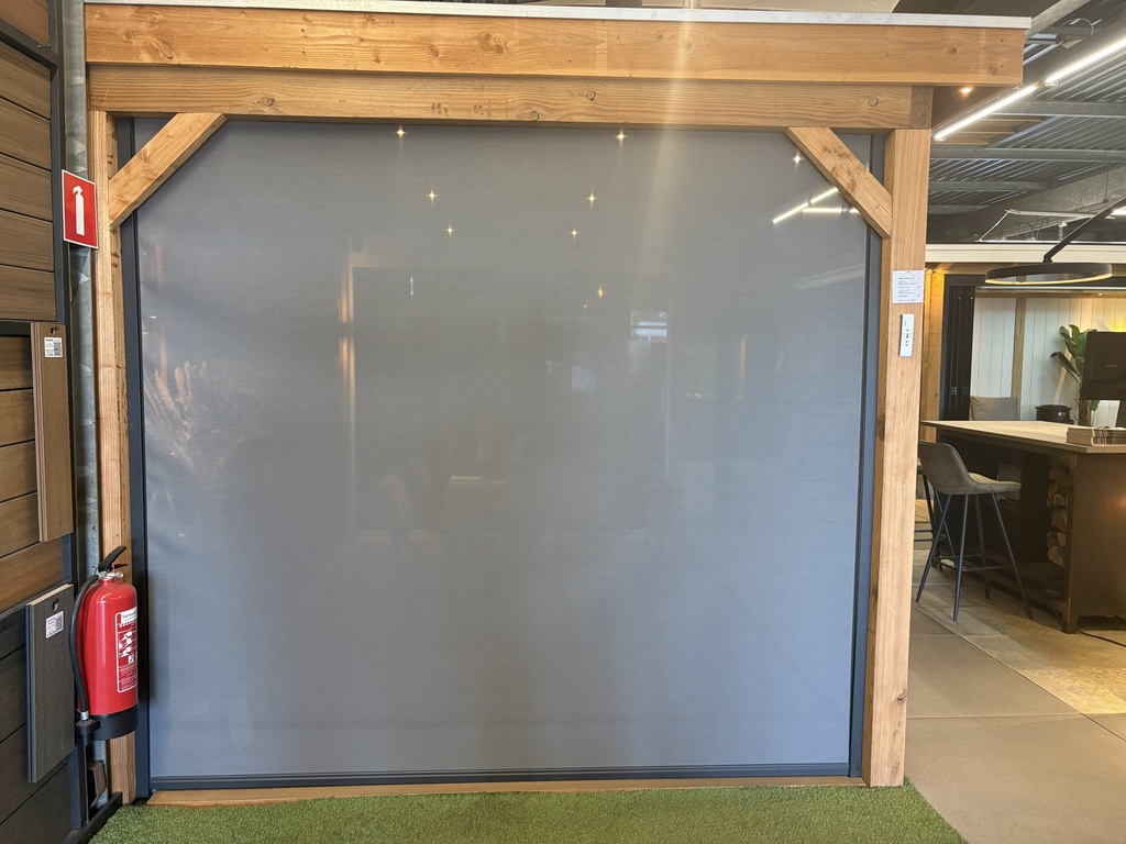 Demomodel elektrisch screen met ZIP | breedte 250 x hoogte 225cm